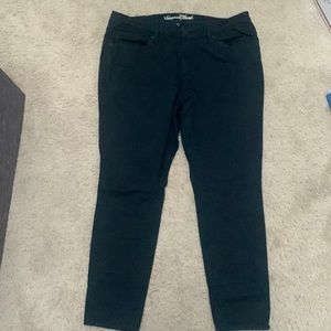 Black Universal Thread Jeans